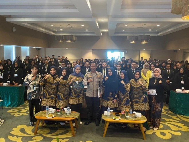 Tema tentang Entrepreneurship juga hadir di PKKMB UAB yang di sampaikan oleh Shiella Priscilla